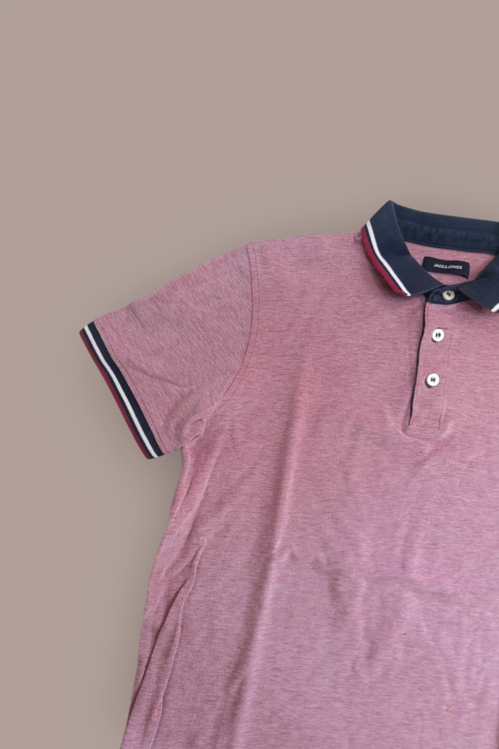 | Polo Jack & Jones Homem | Cor Rosa Jaspeado | Gola Contraste Azul Marinho | Manga Curta Casual | Tamanho M | – photo 3